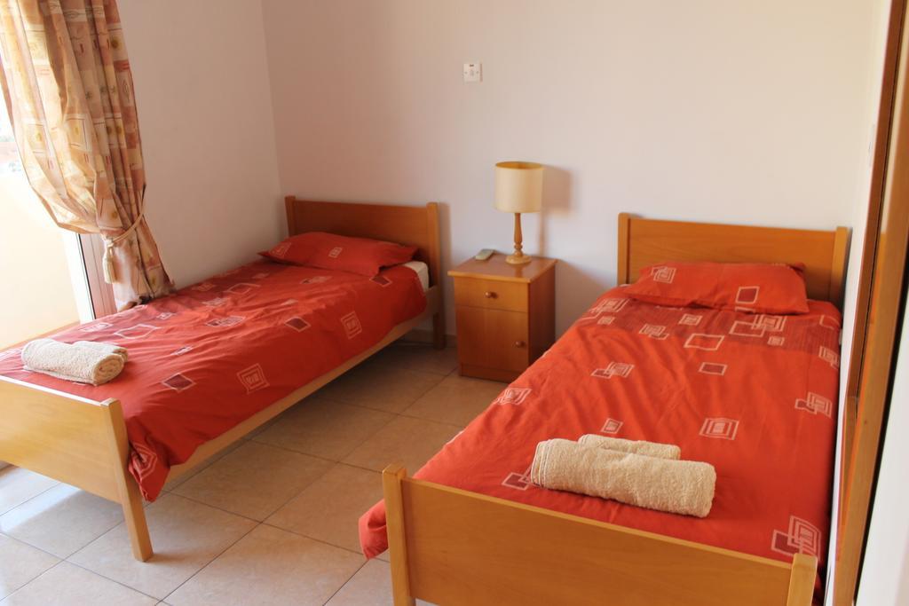 Appartement Diana Townhouse 2 à Paphos Chambre photo